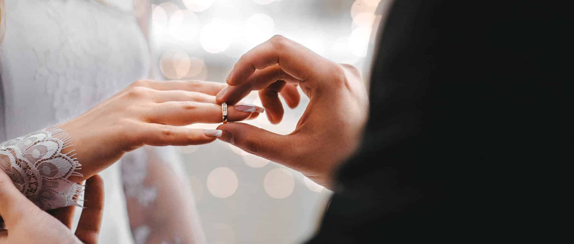 5 Tips for a moth wedding day at the Woodford Dolmen
